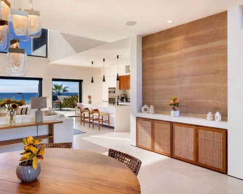 Kitchen & Dining